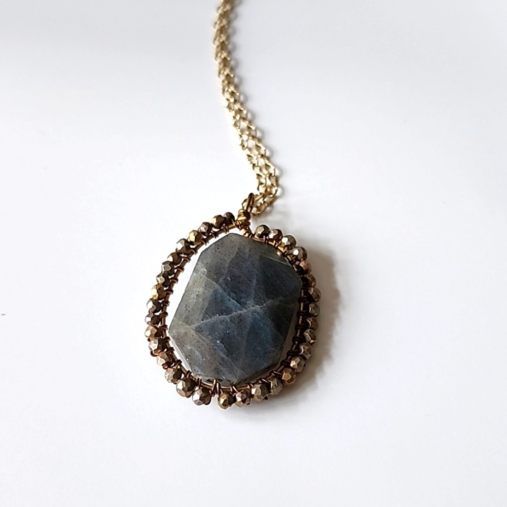Labradorite pendant necklace